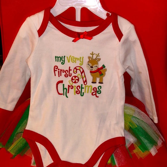 Baby’s first Christmas Outfit with Skirt, Bows & Stockings. 9M (NEW) never worn - Picture 3 of 7